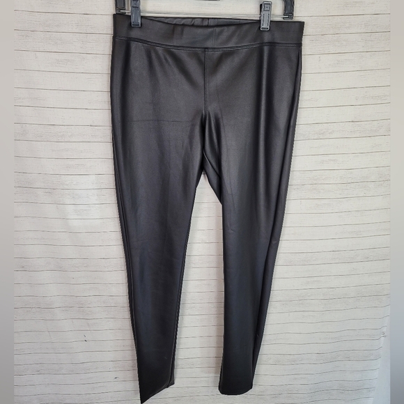EXPRESS FAUX LEATHER PULL ON LEGGINGS IN BLACK, SZ MEDIUM - Picture 1 of 7